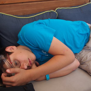 Manque de chance, Jean ne se sent pas bien! Insolation... On rebrousse chemin à l'hôtel!