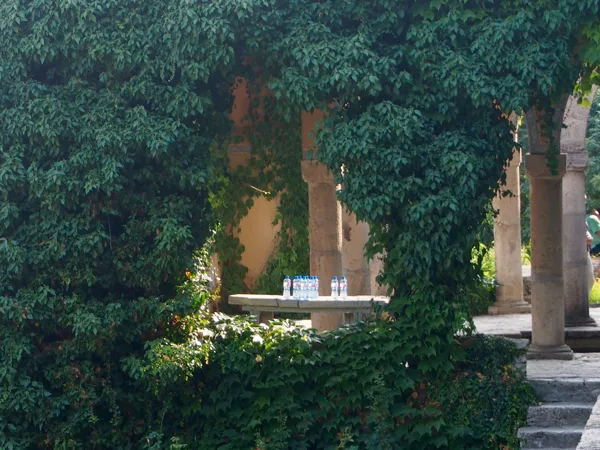 A côté du mariage, on a préparé quelques bouteilles pour se désaltérer... Sous 35degrés
