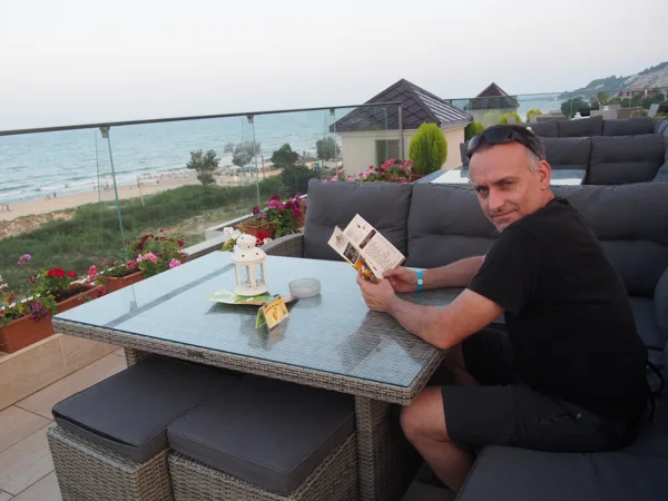 Sur le toit de l'hôtel, bar Alec vue...